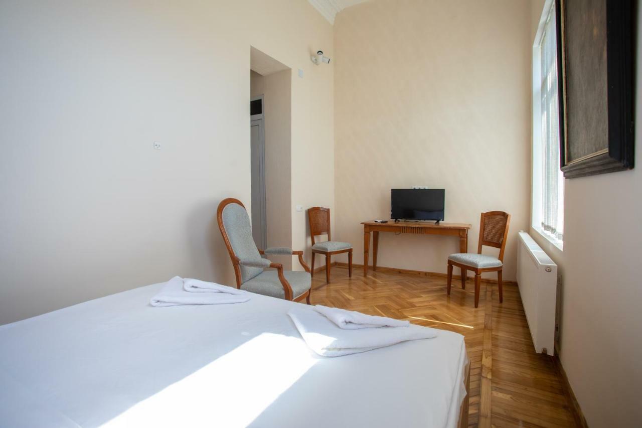 Hotel Veneto Kutaisi Ngoại thất bức ảnh