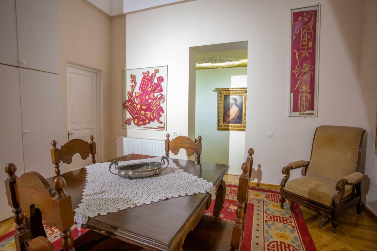 Hotel Veneto Kutaisi Ngoại thất bức ảnh