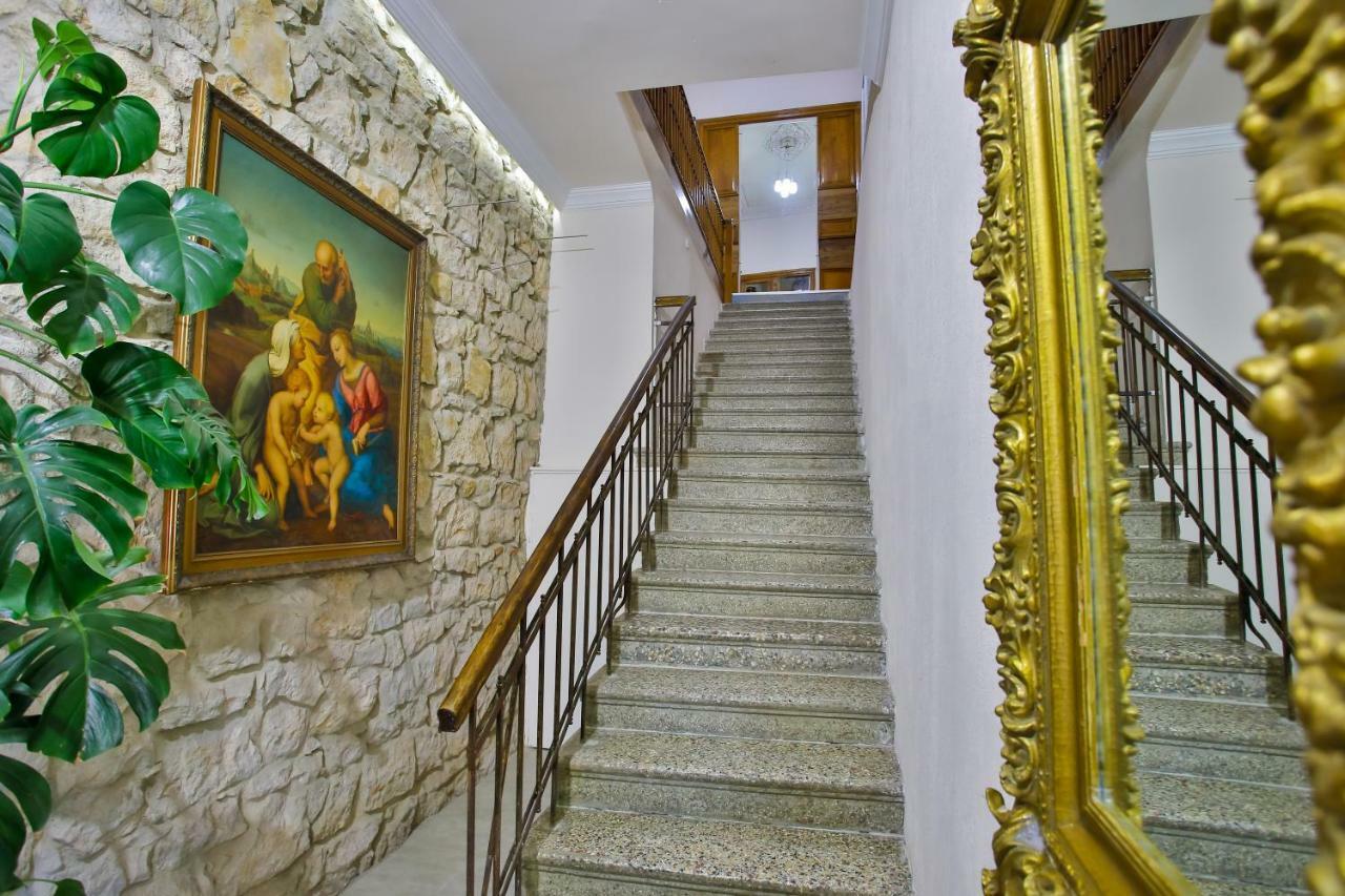 Hotel Veneto Kutaisi Ngoại thất bức ảnh