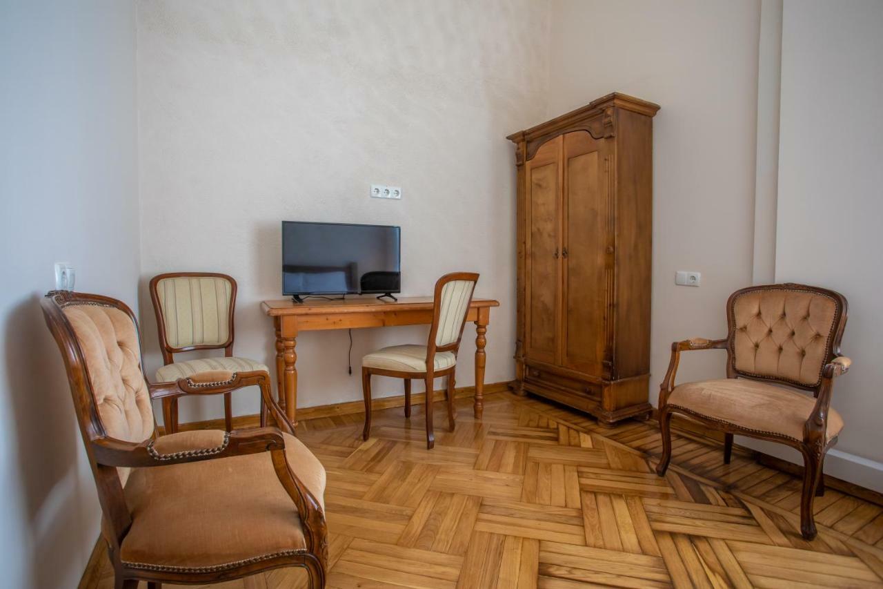 Hotel Veneto Kutaisi Ngoại thất bức ảnh